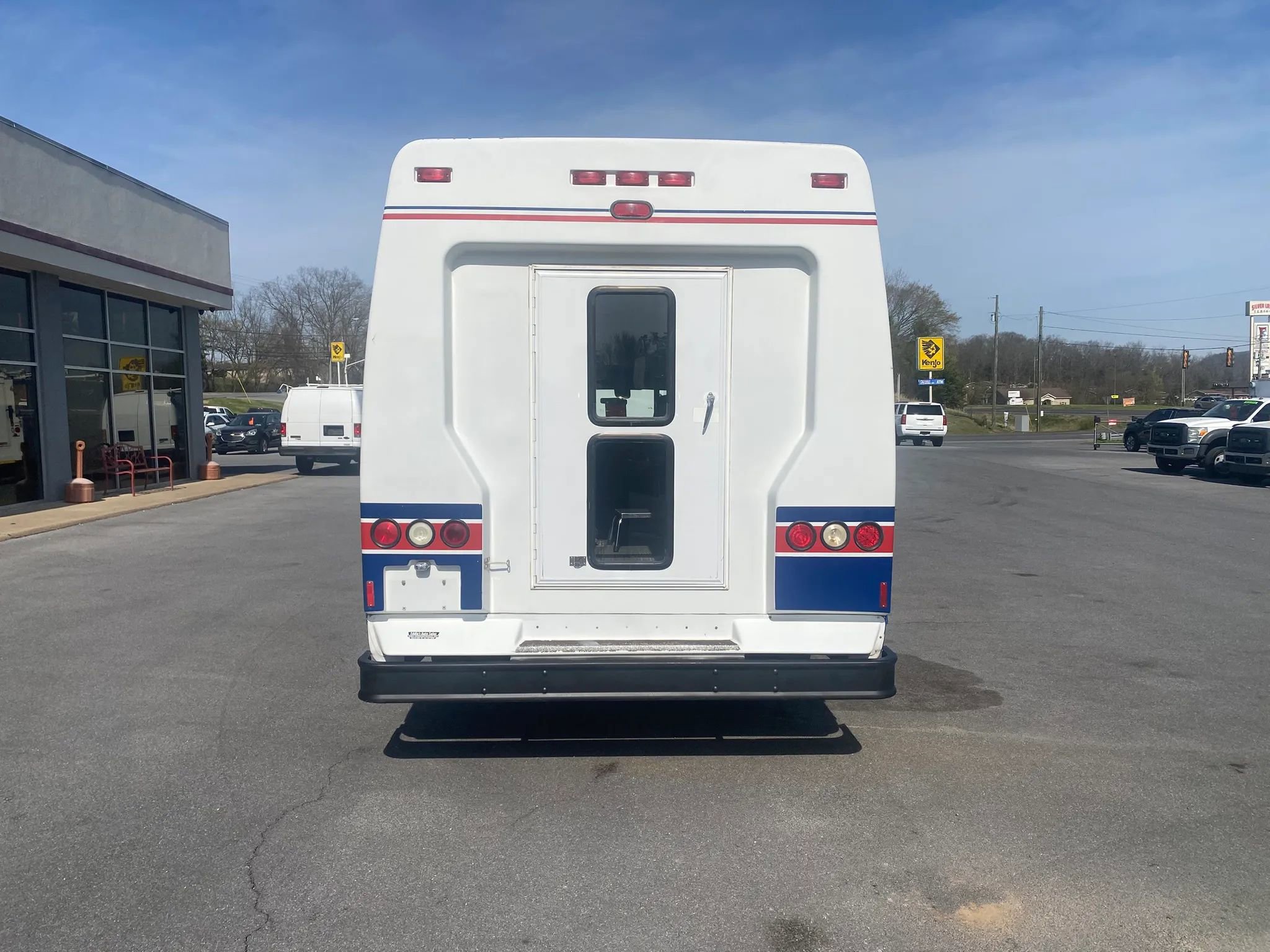 Used 2006 Ford E-450 and Econoline 450 image 6