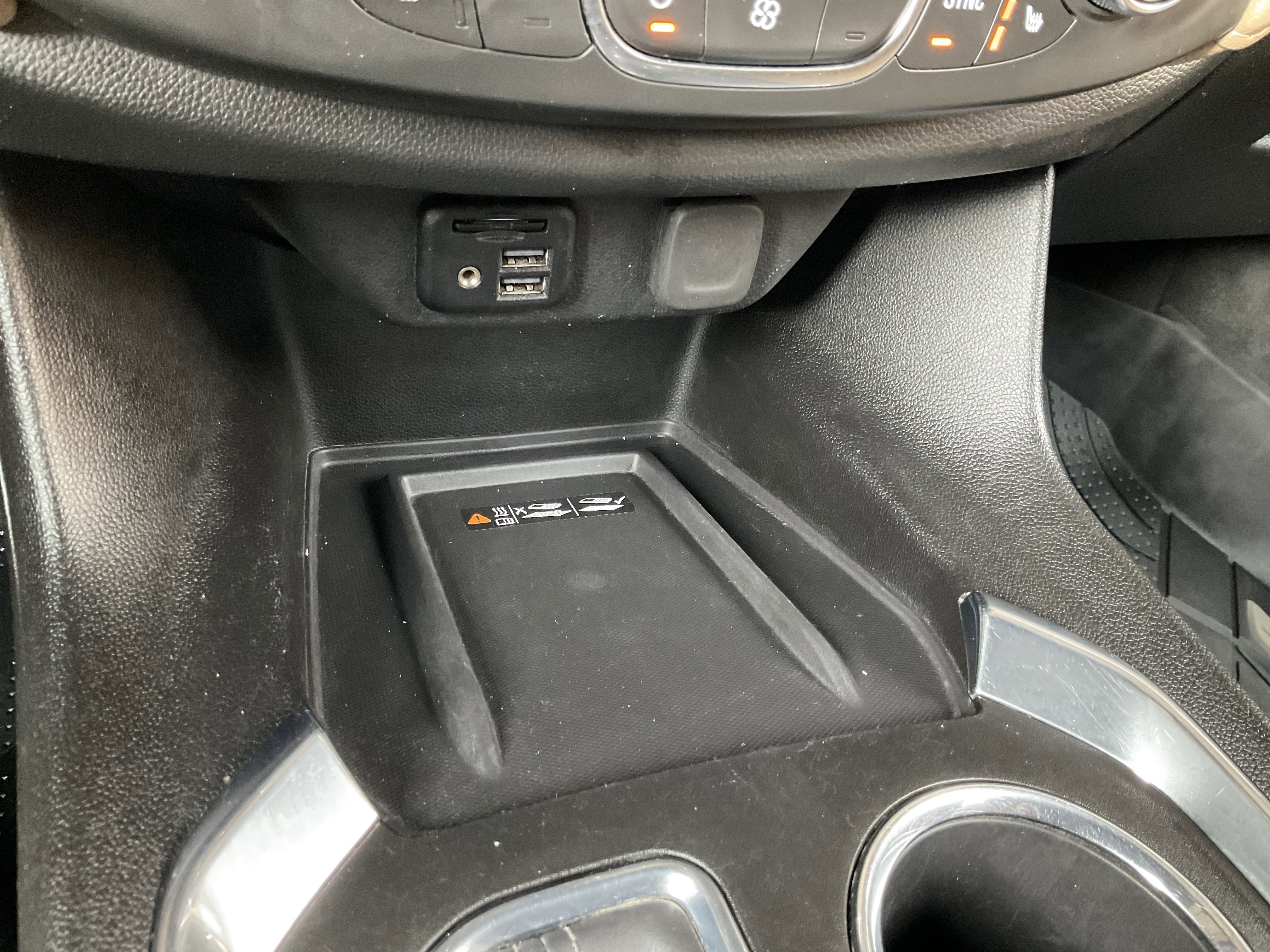 Used 2023 Chevrolet Traverse Premier image 21