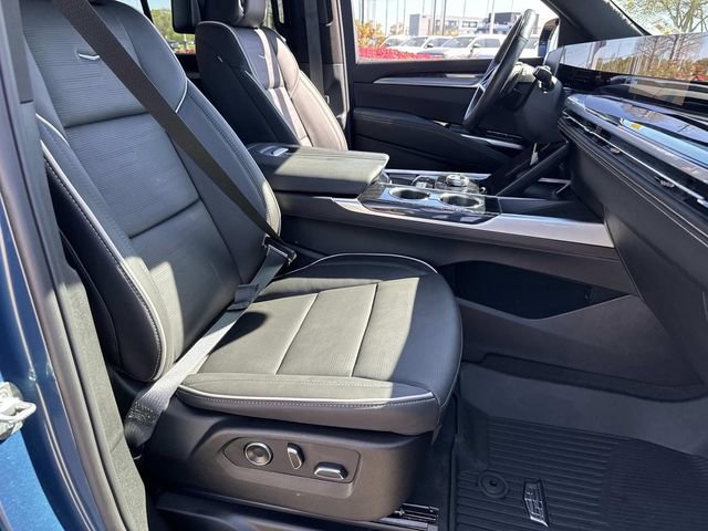 Used 2025 Cadillac Escalade Sport w/ Touring Package image 9