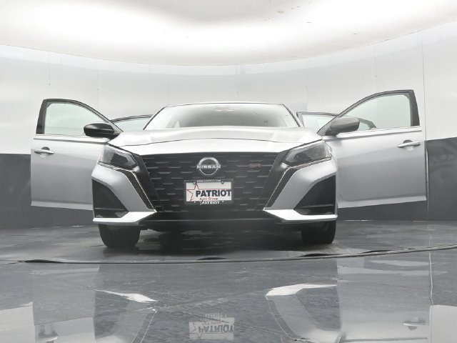 Used 2023 Nissan Altima 2.5 SR FWD image 61