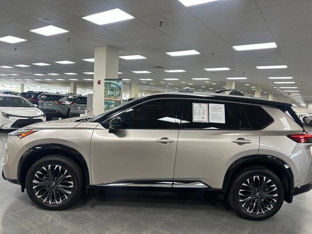 Used 2025 Nissan Rogue Platinum AWD/4WD image 4