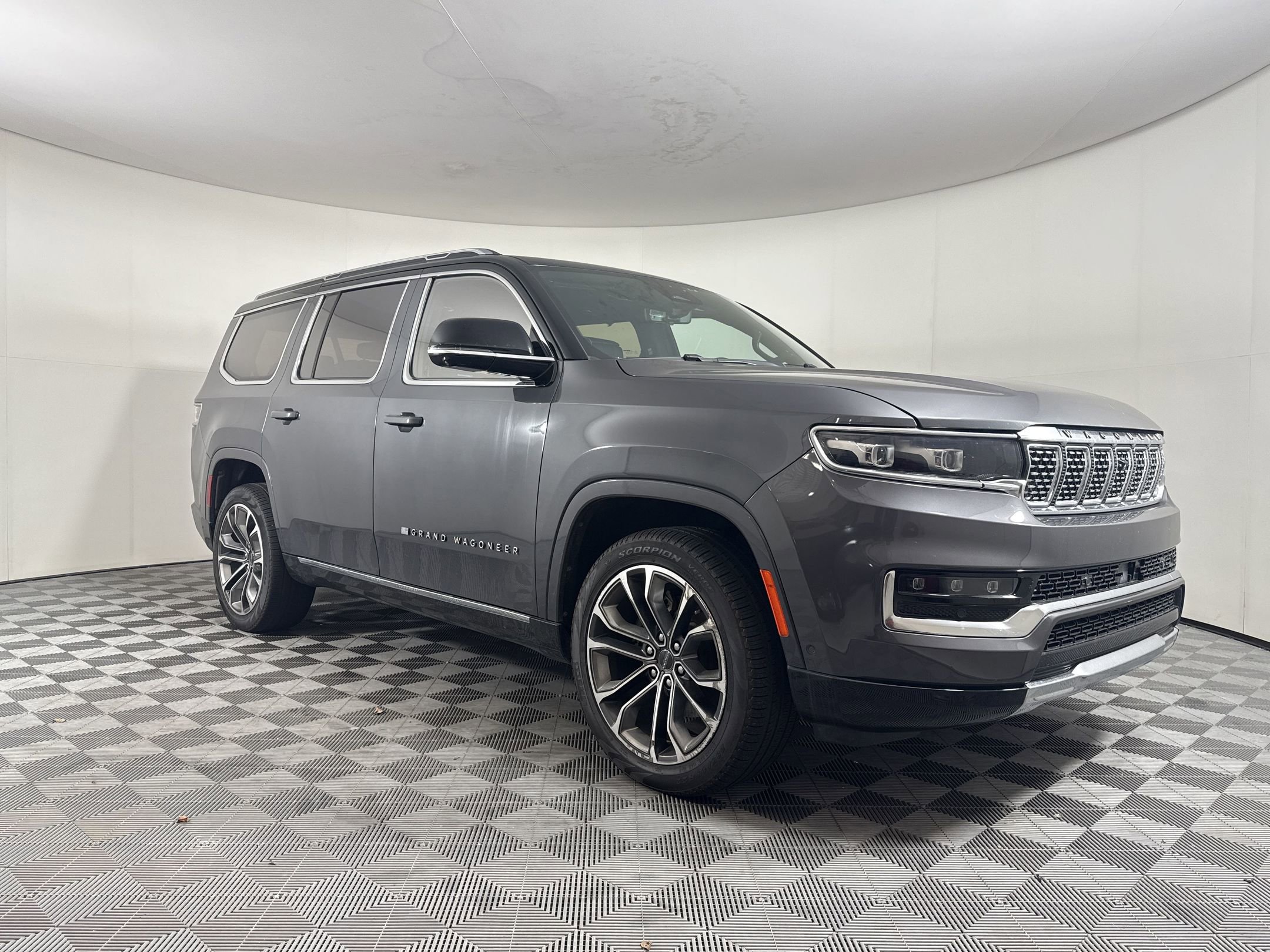 Used 2023 Jeep Grand Wagoneer Series III image 6