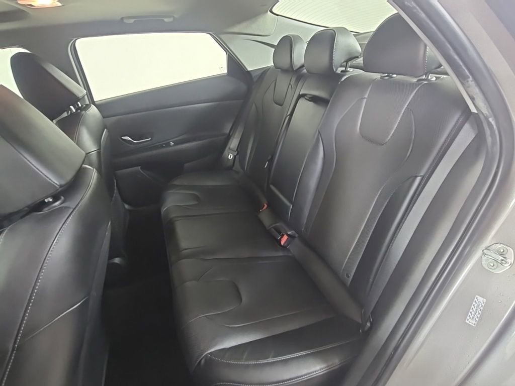 Used 2022 Hyundai Elantra Limited image 29