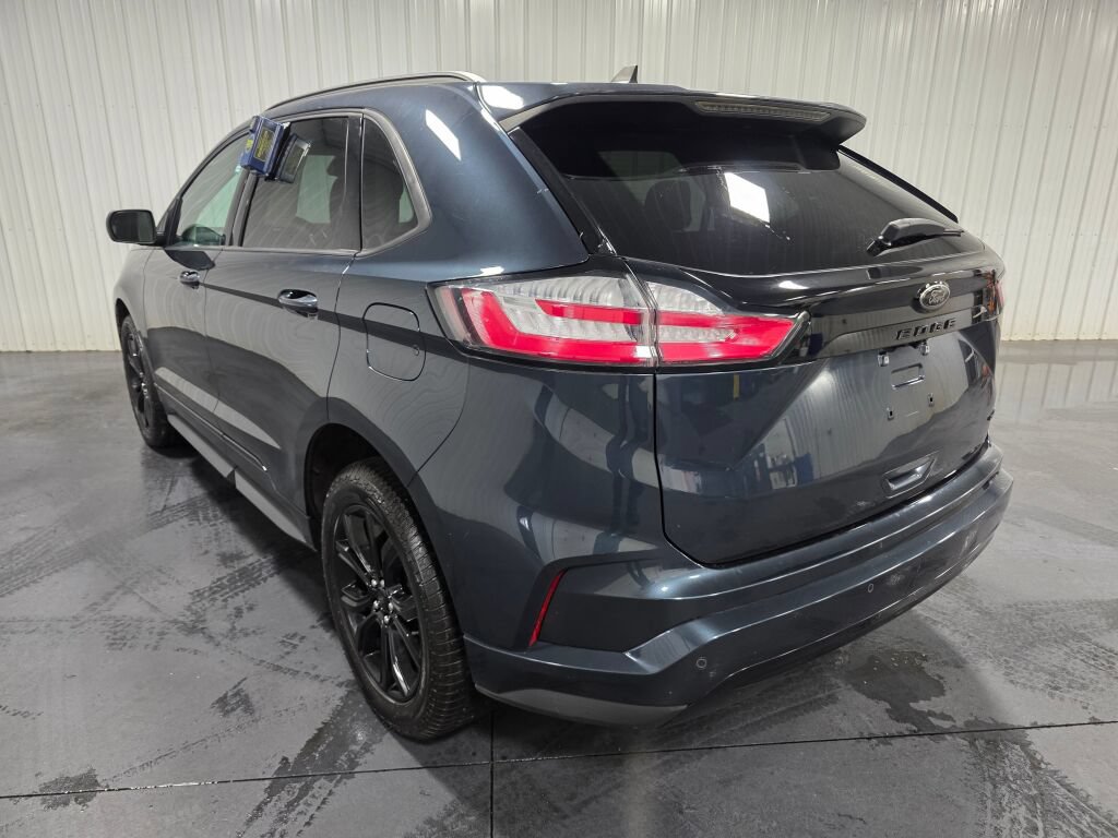 Used 2022 Ford Edge SE w/ Black Appearance Package AWD/4WD image 3