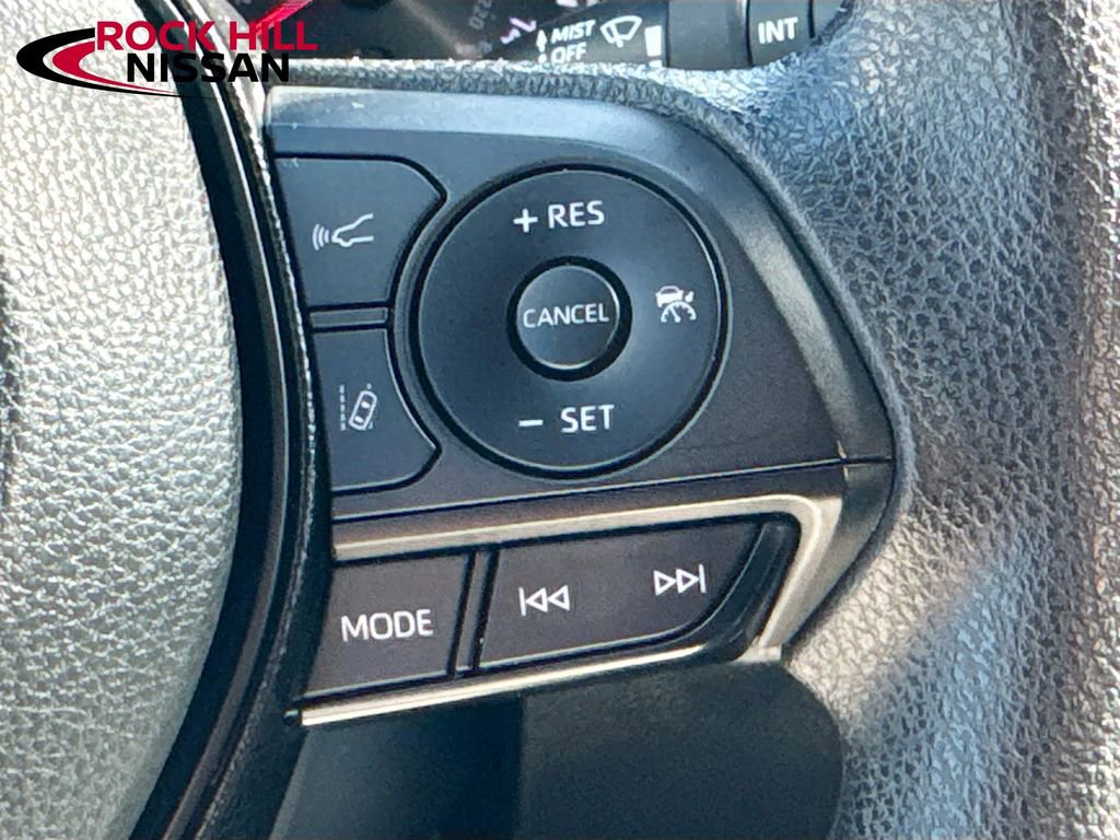 Used 2021 Toyota RAV4 XLE image 10