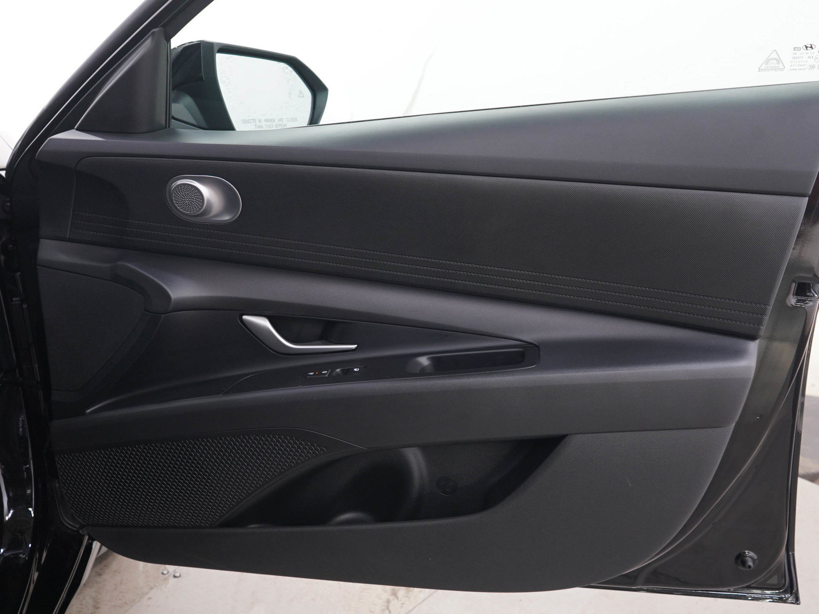 Used 2026 Hyundai Elantra SE FWD image 9