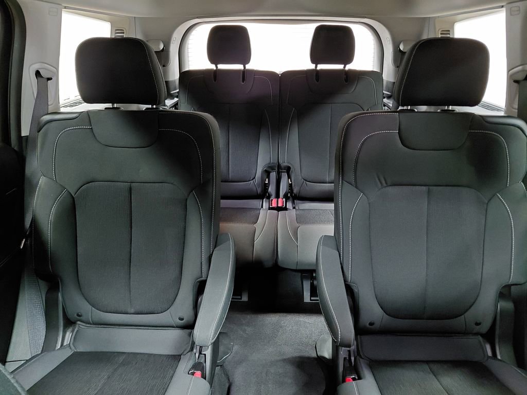 Certified 2022 Jeep Grand Cherokee L Laredo w/ Luxury Tech Group I AWD/4WD image 21