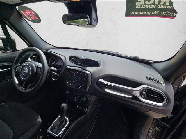 Used 2021 Jeep Renegade Latitude FWD image 19