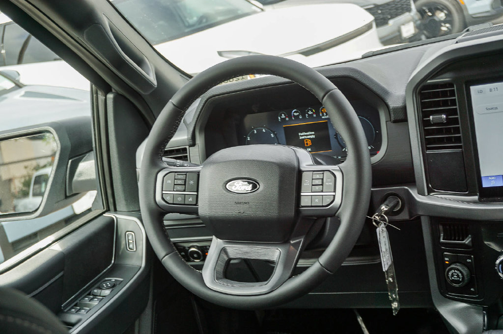 New 2026 Ford F150 XLT w/ XLT Black Appearance Package AWD/4WD image 16