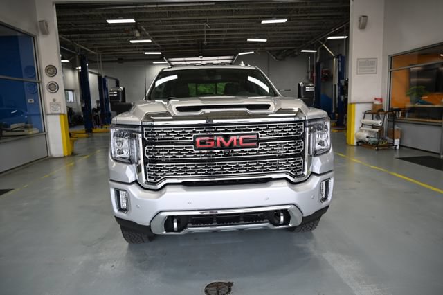 Used 2023 GMC Sierra 2500 Denali AWD/4WD image 2