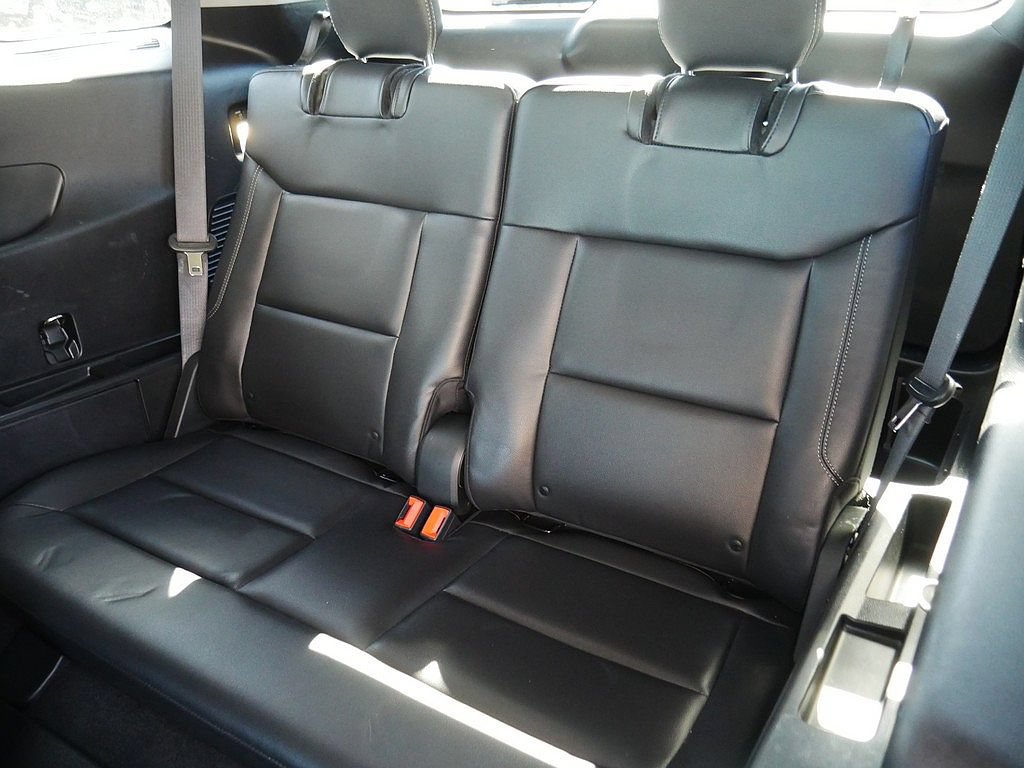 Used 2020 Ford Explorer XLT w/ Equipment Group 202A AWD/4WD image 18