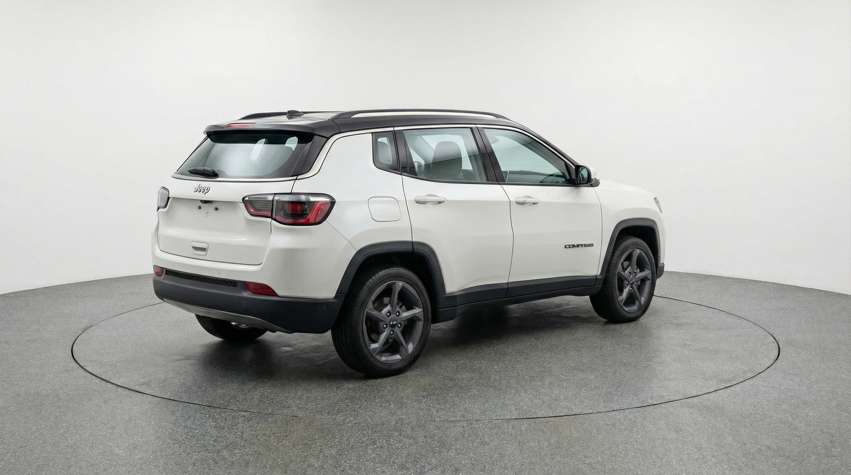 Used 2025 Jeep Compass Trailhawk AWD/4WD image 9