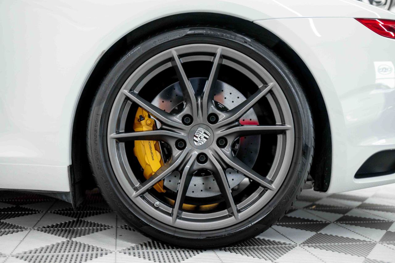 Used 2018 Porsche 911 Carrera T RWD image 39
