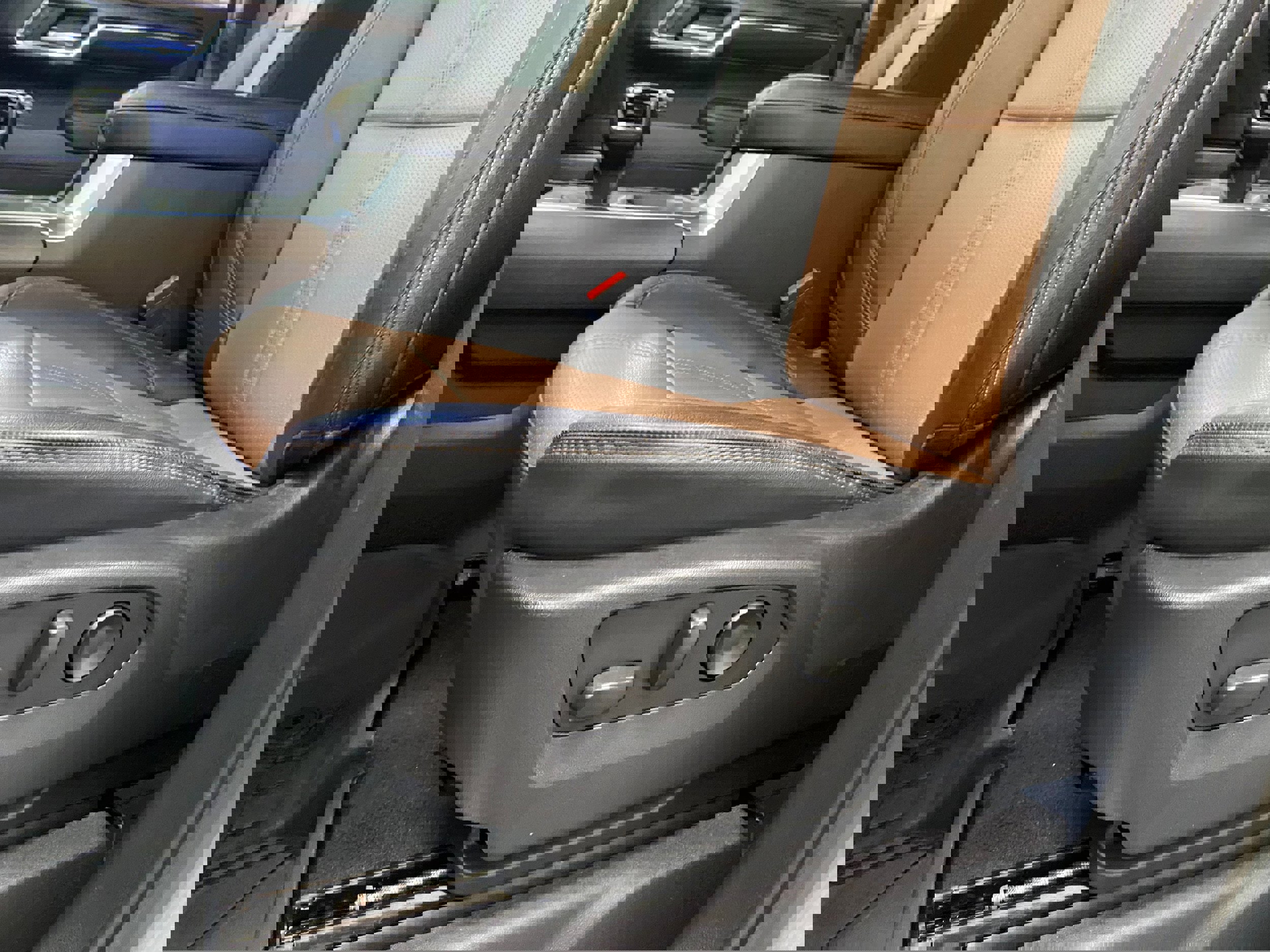 Used 2024 Chevrolet Silverado 1500 High Country w/ Technology Package image 17