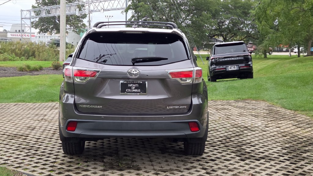 Used 2016 Toyota Highlander Limited AWD/4WD image 9
