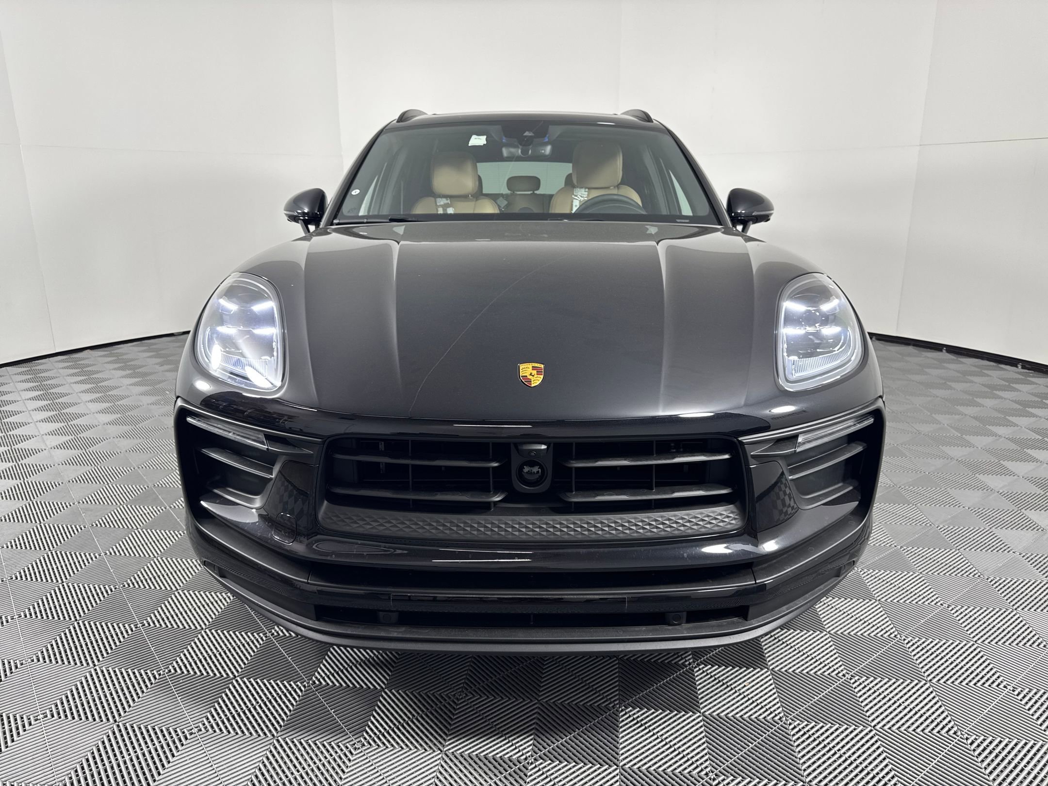 Certified 2026 Porsche Macan image 10