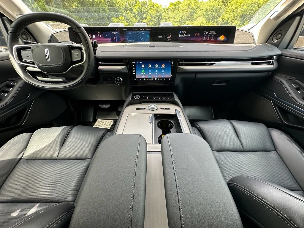 New 2025 Lincoln Navigator Reserve AWD/4WD image 21