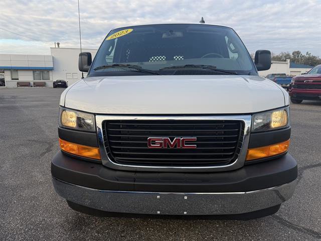 Used 2023 GMC Savana 2500 image 2