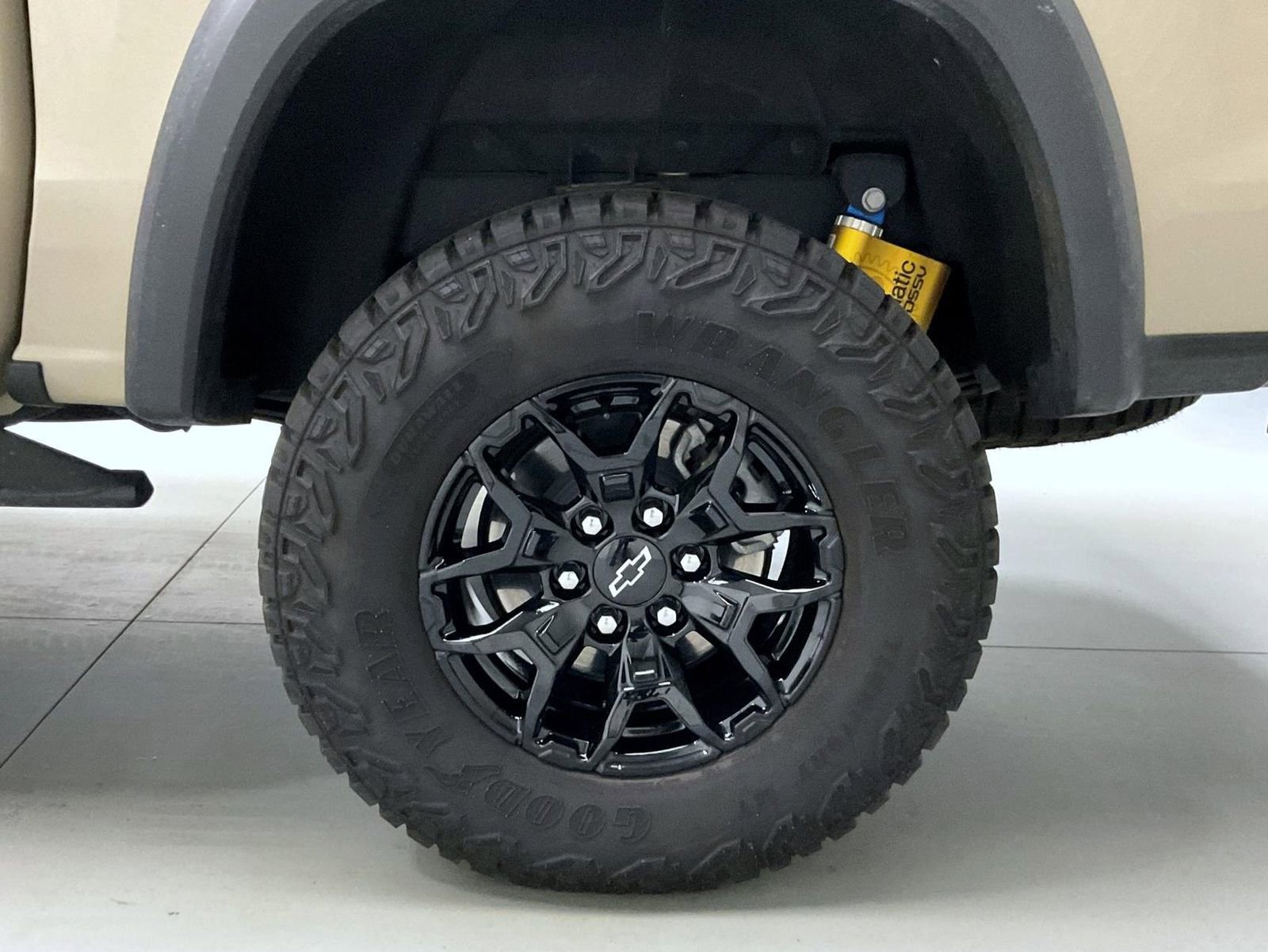 Used 2024 Chevrolet Colorado ZR2 w/ Technology Package image 23