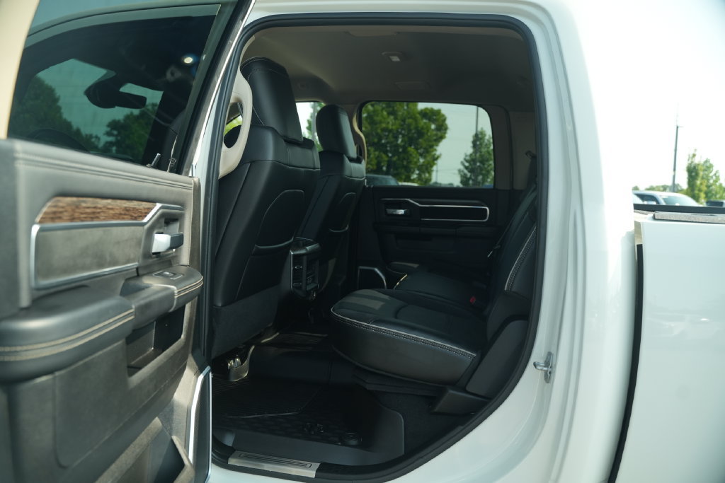 Used 2021 RAM 3500 Laramie w/ Cold Weather Group AWD/4WD image 16