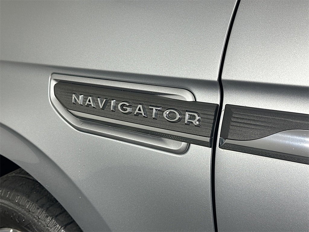 Used 2022 Lincoln Navigator L 4WD image 29