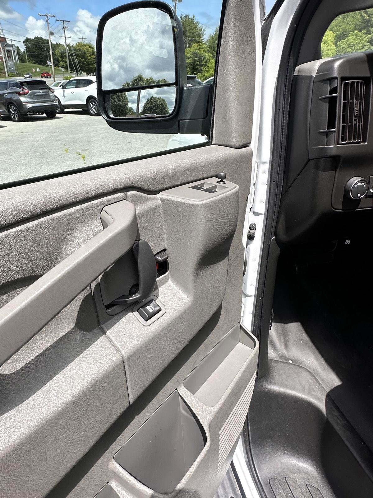 Used 2022 Chevrolet Express 3500 LS image 11