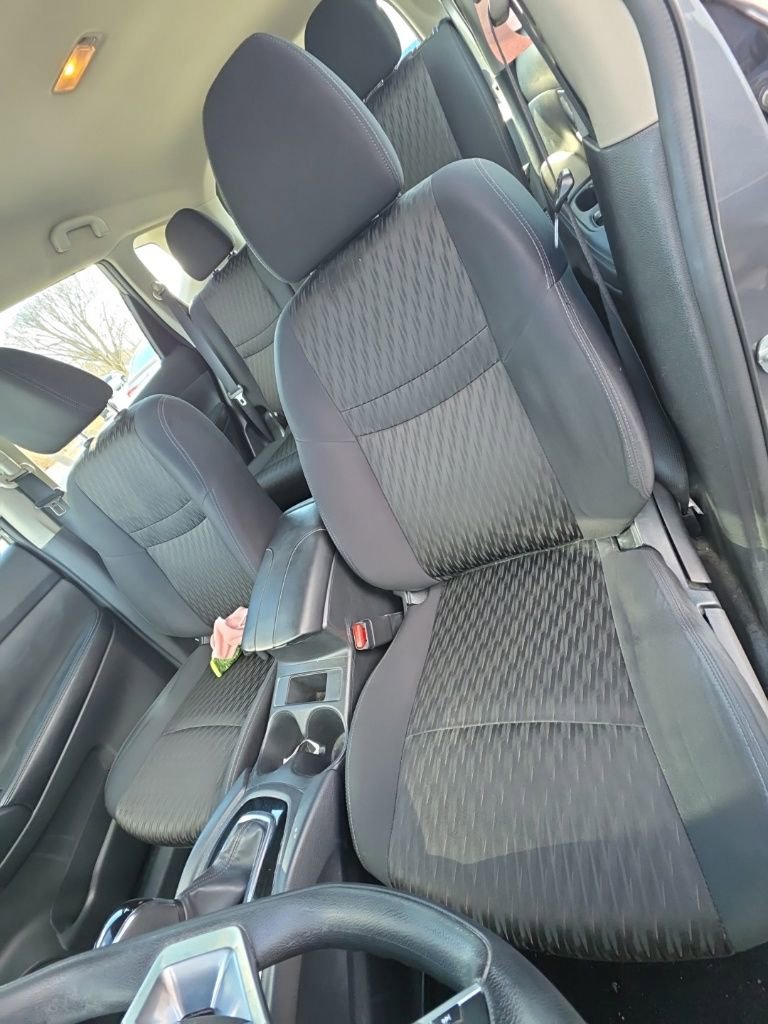 Used 2018 Nissan Rogue S image 11