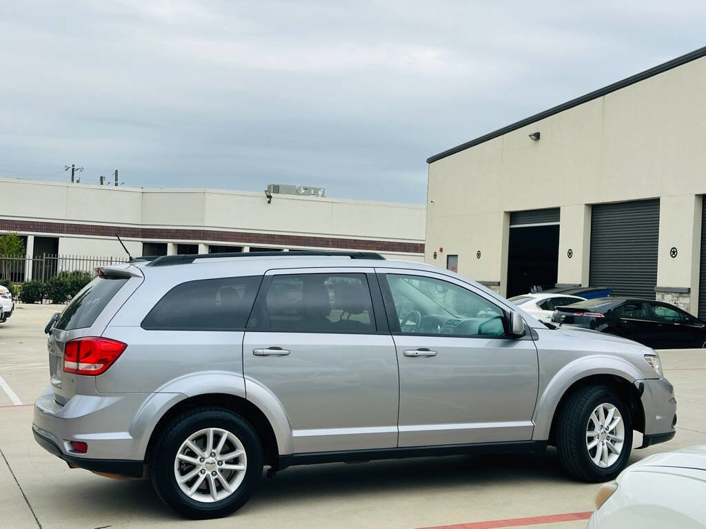 Used 2016 Dodge Journey SXT image 12
