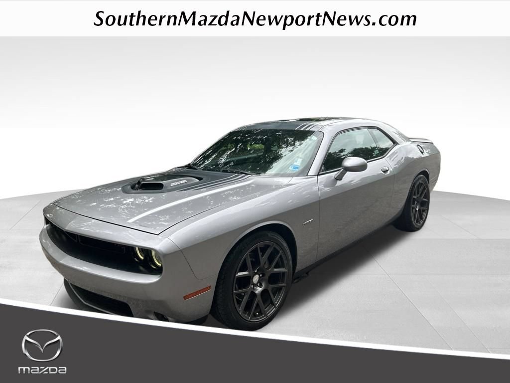 Used 2016 Dodge Challenger R/T RWD image 1