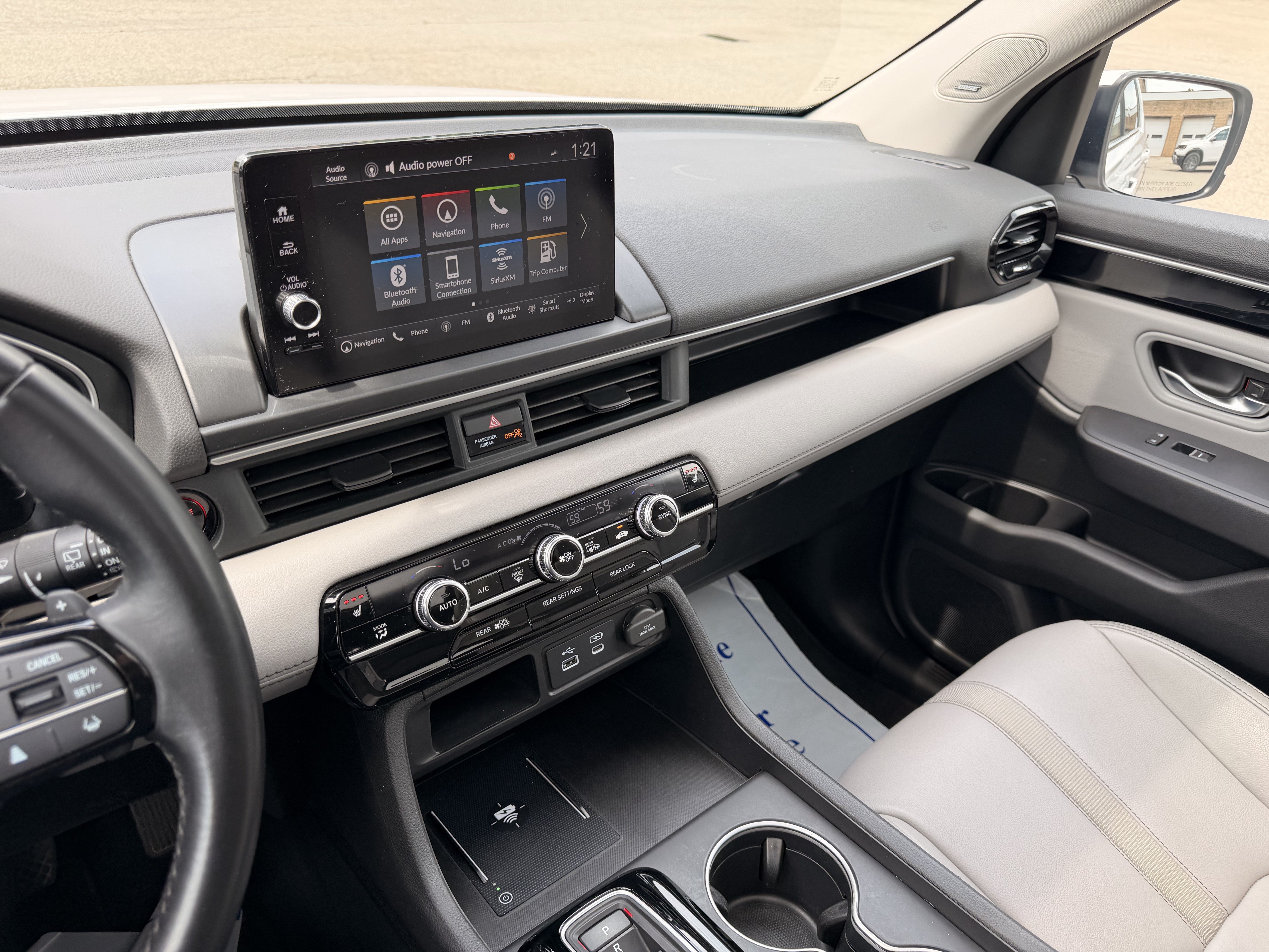 Certified 2023 Honda Pilot Touring image 17
