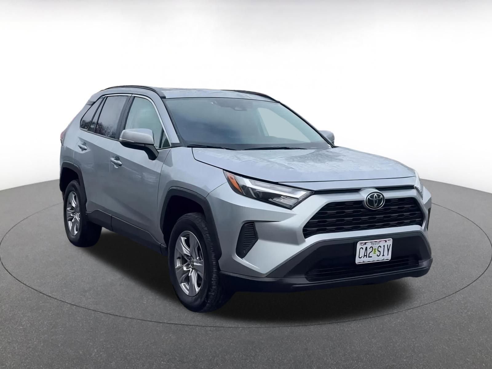 Used 2025 Toyota RAV4 XLE image 3