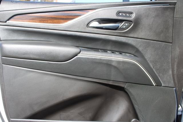 Used 2023 Cadillac Escalade Premium Luxury AWD/4WD image 11
