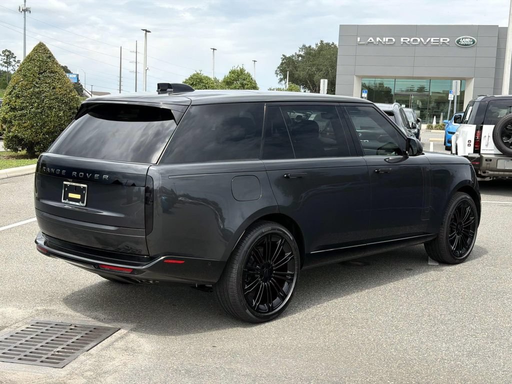 New 2026 Land Rover Range Rover Long Wheelbase SE AWD/4WD image 5