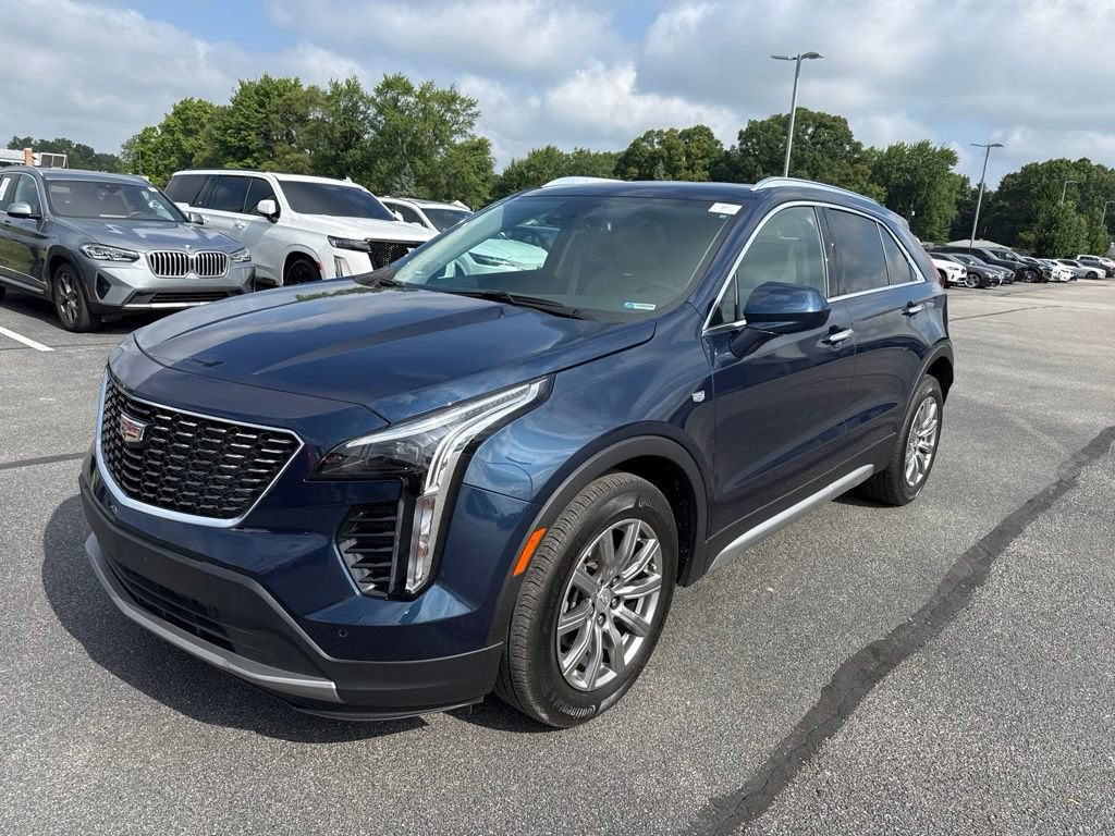 Used 2019 Cadillac XT4 Premium Luxury w/ Cold Weather Package AWD/4WD image 3