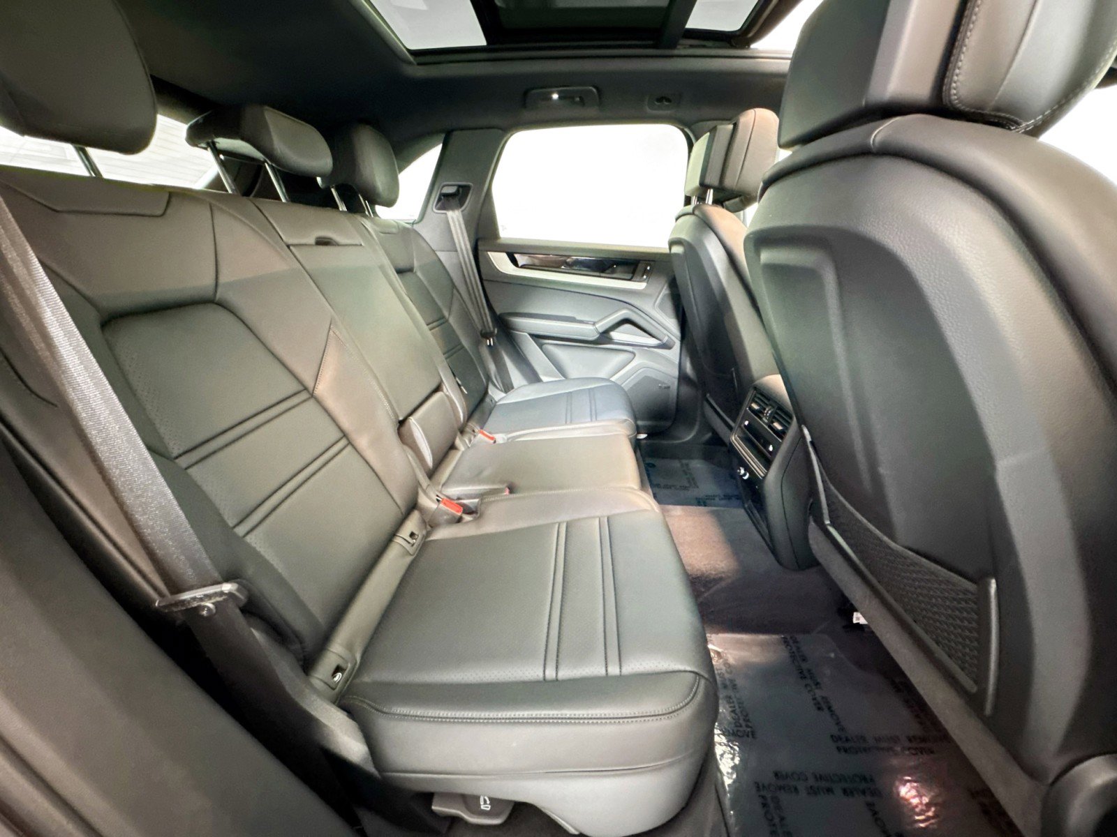 Used 2025 Porsche Cayenne image 23