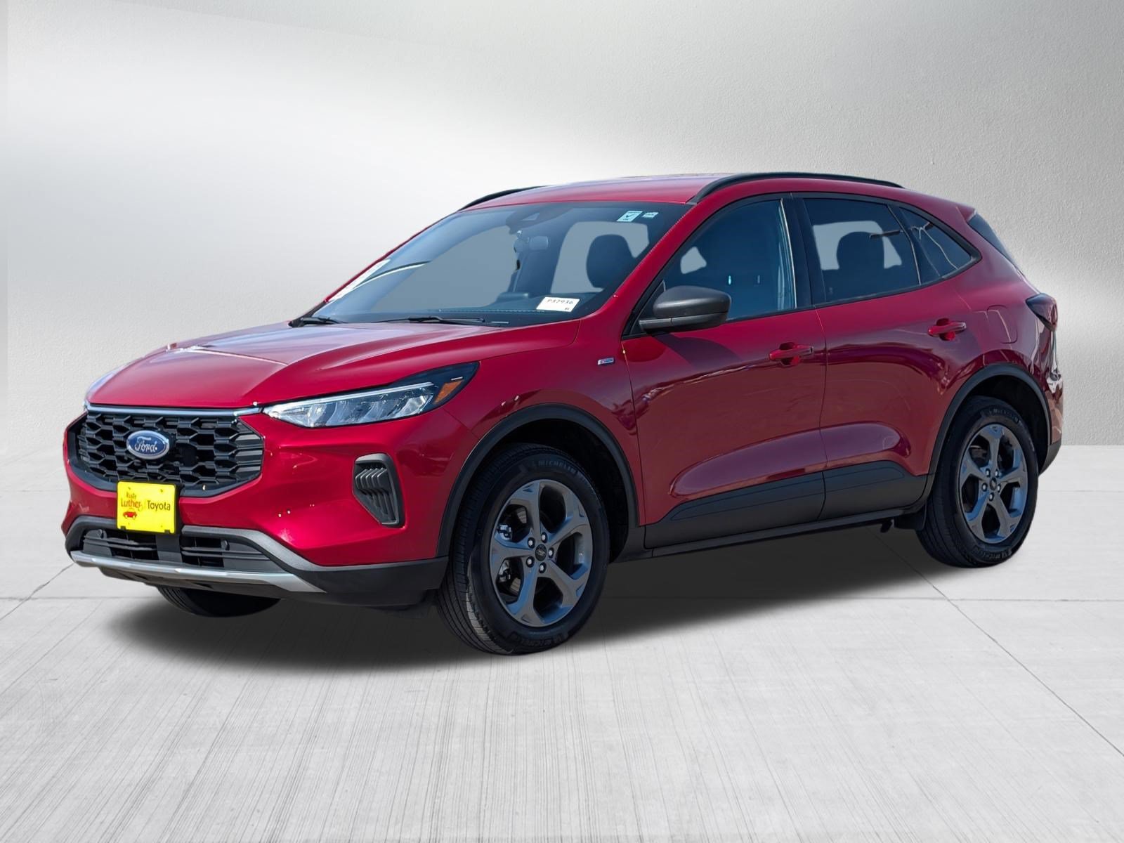 Used 2025 Ford Escape ST-Line AWD/4WD image 3
