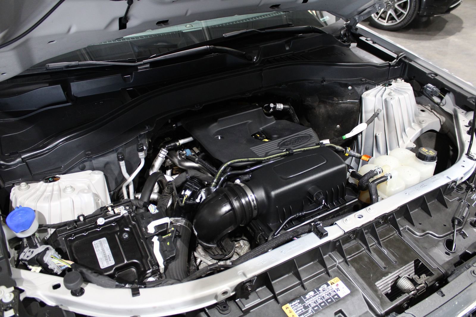 Used 2020 Ford Explorer XLT image 41