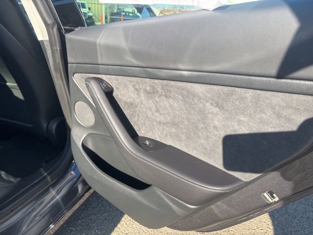 Used 2023 Tesla Model 3 Performance image 13