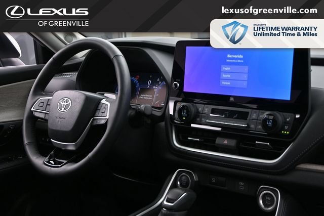 Used 2025 Toyota Grand Highlander AWD image 31
