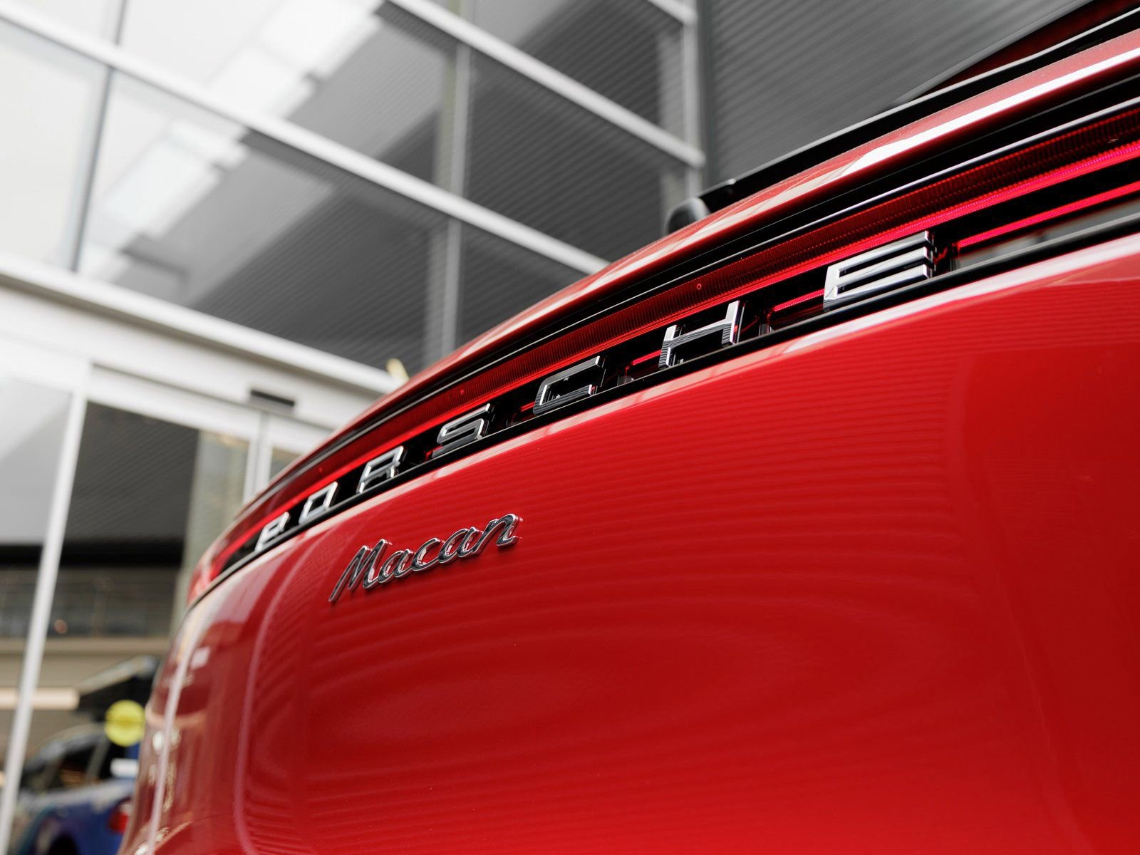 New 2025 Porsche Macan AWD/4WD image 17