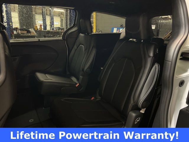 New 2026 Chrysler Pacifica Select image 17
