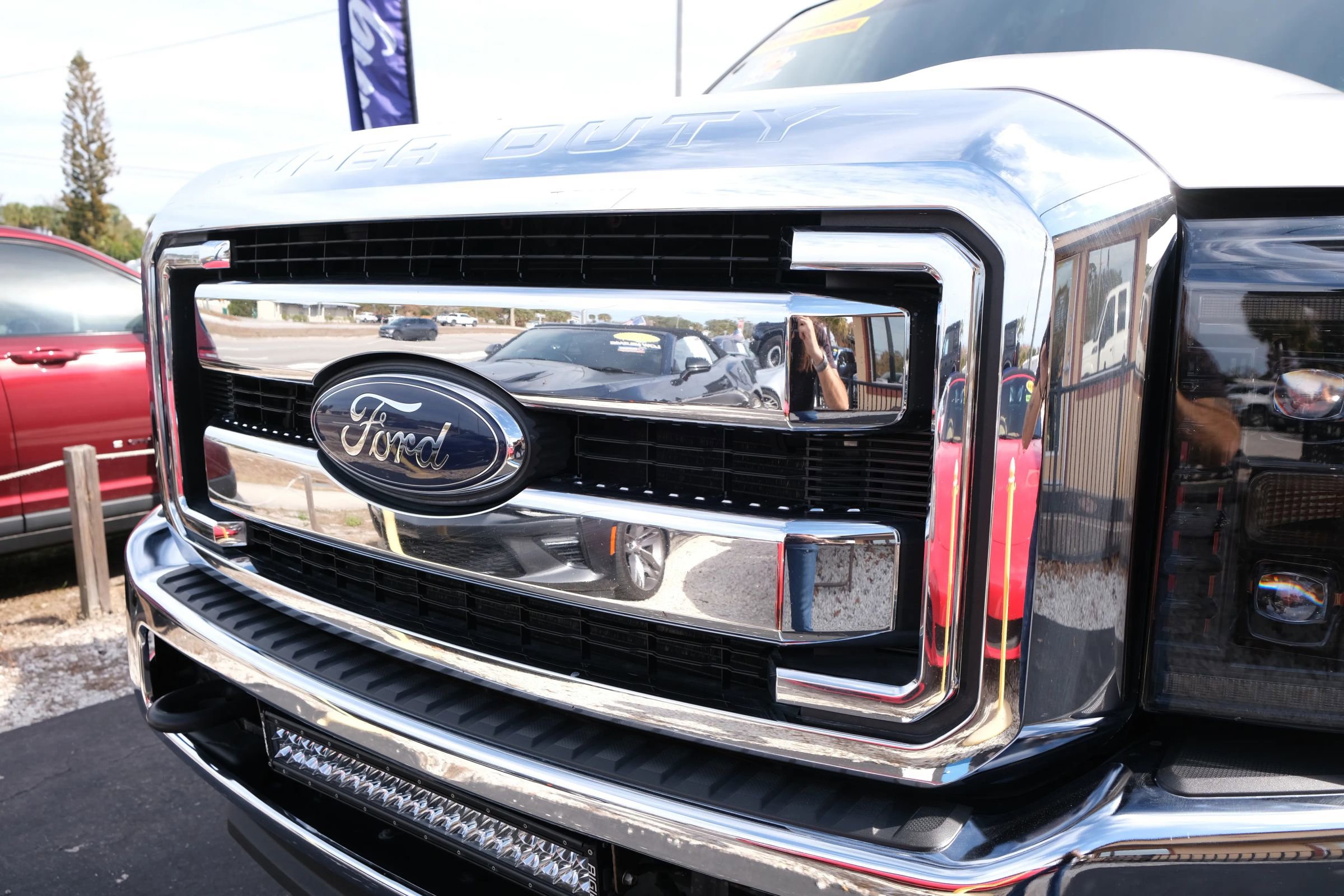 Used 2015 Ford F350 Lariat w/ Lariat Interior Package image 9