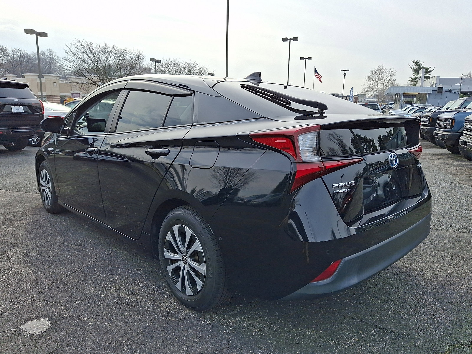 Used 2019 Toyota Prius LE image 4