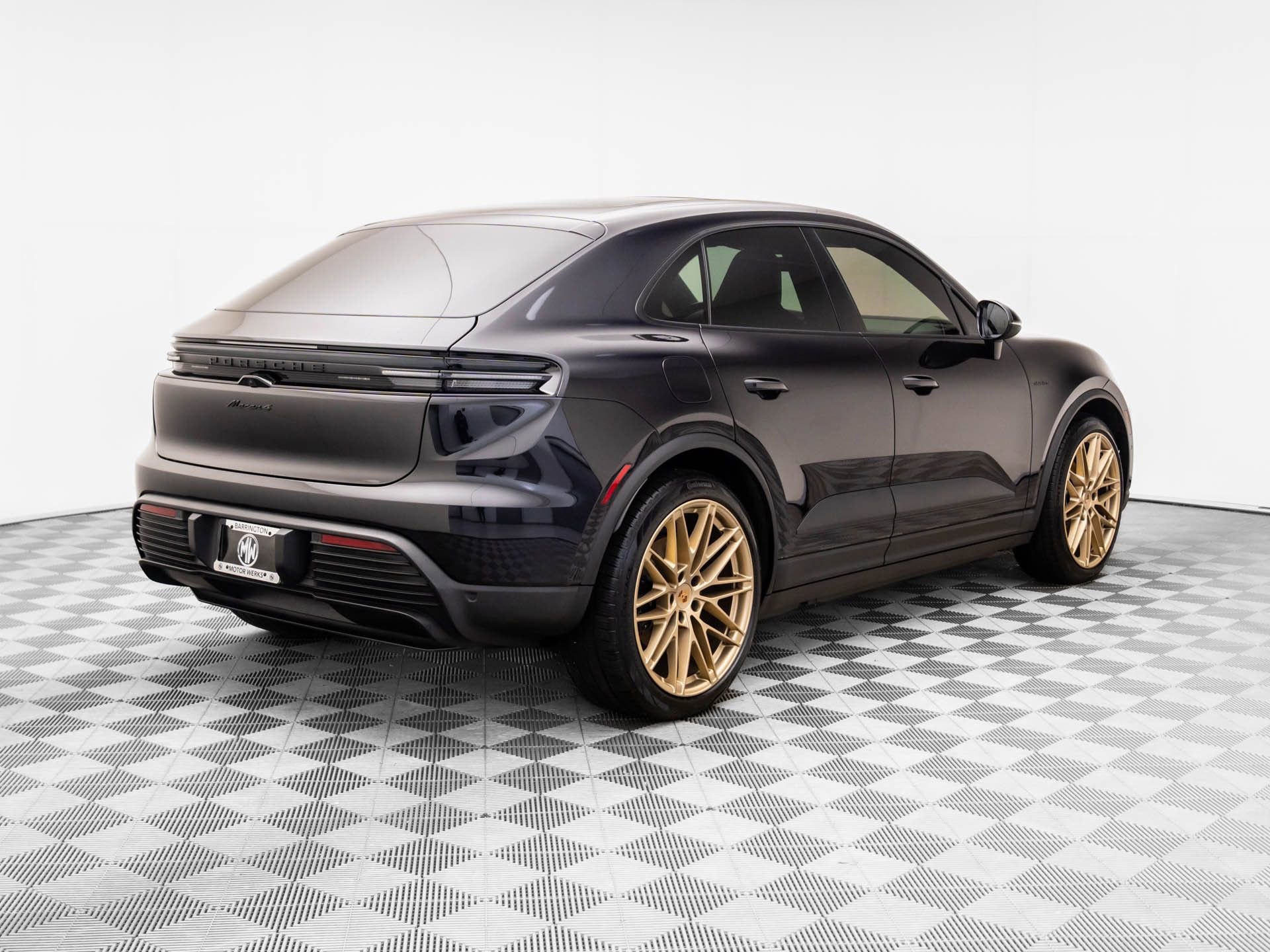 Certified 2024 Porsche Macan 4 Electric image 7
