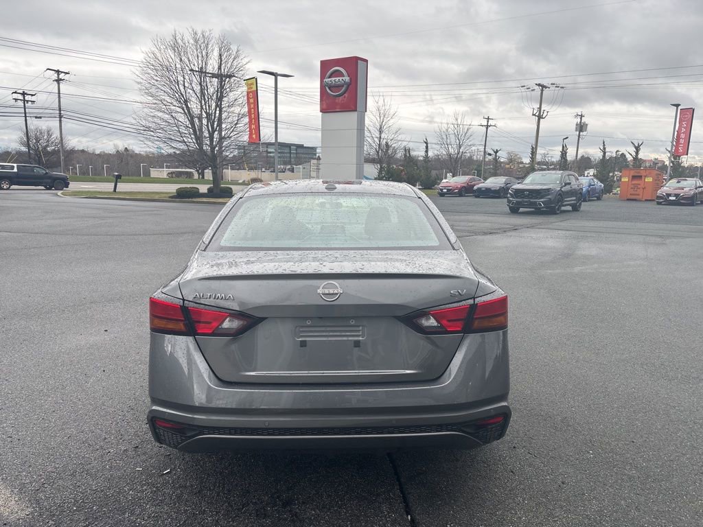 Used 2024 Nissan Altima 2.5 SV FWD image 6