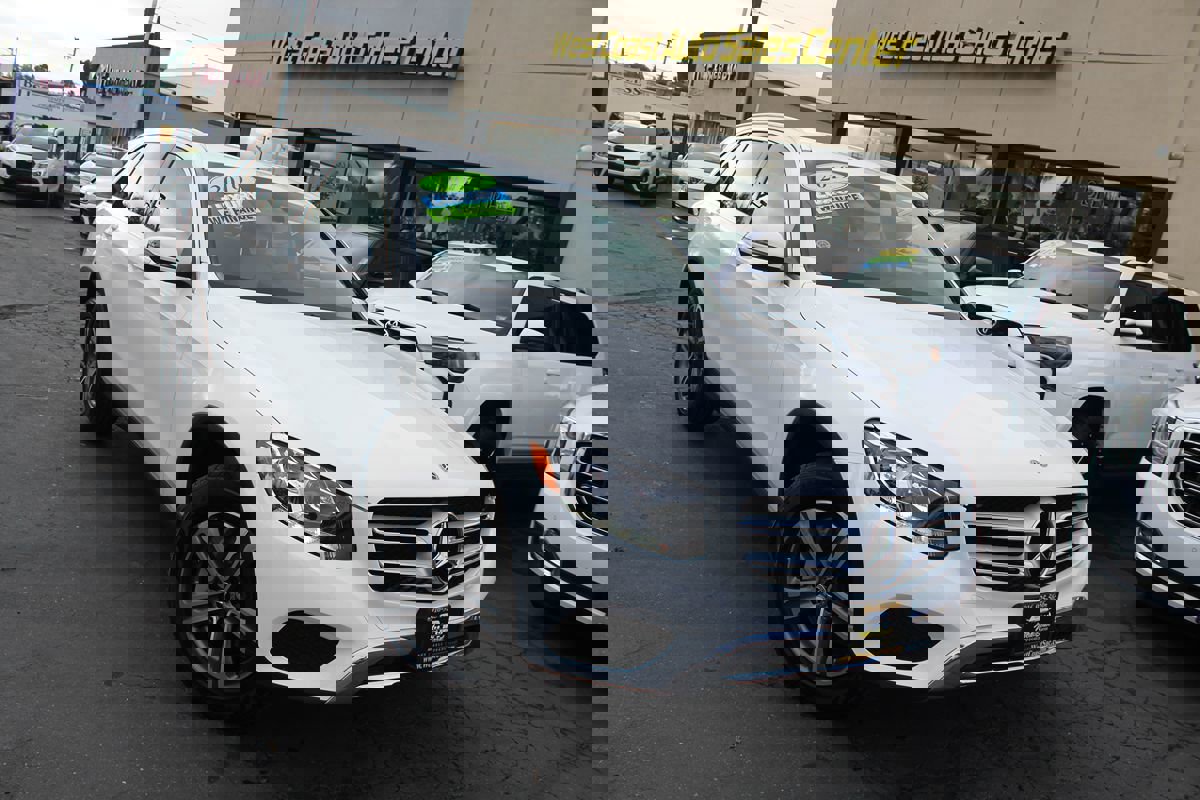 Used 2019 Mercedes-Benz GLC 300 w/ Premium Package image 36