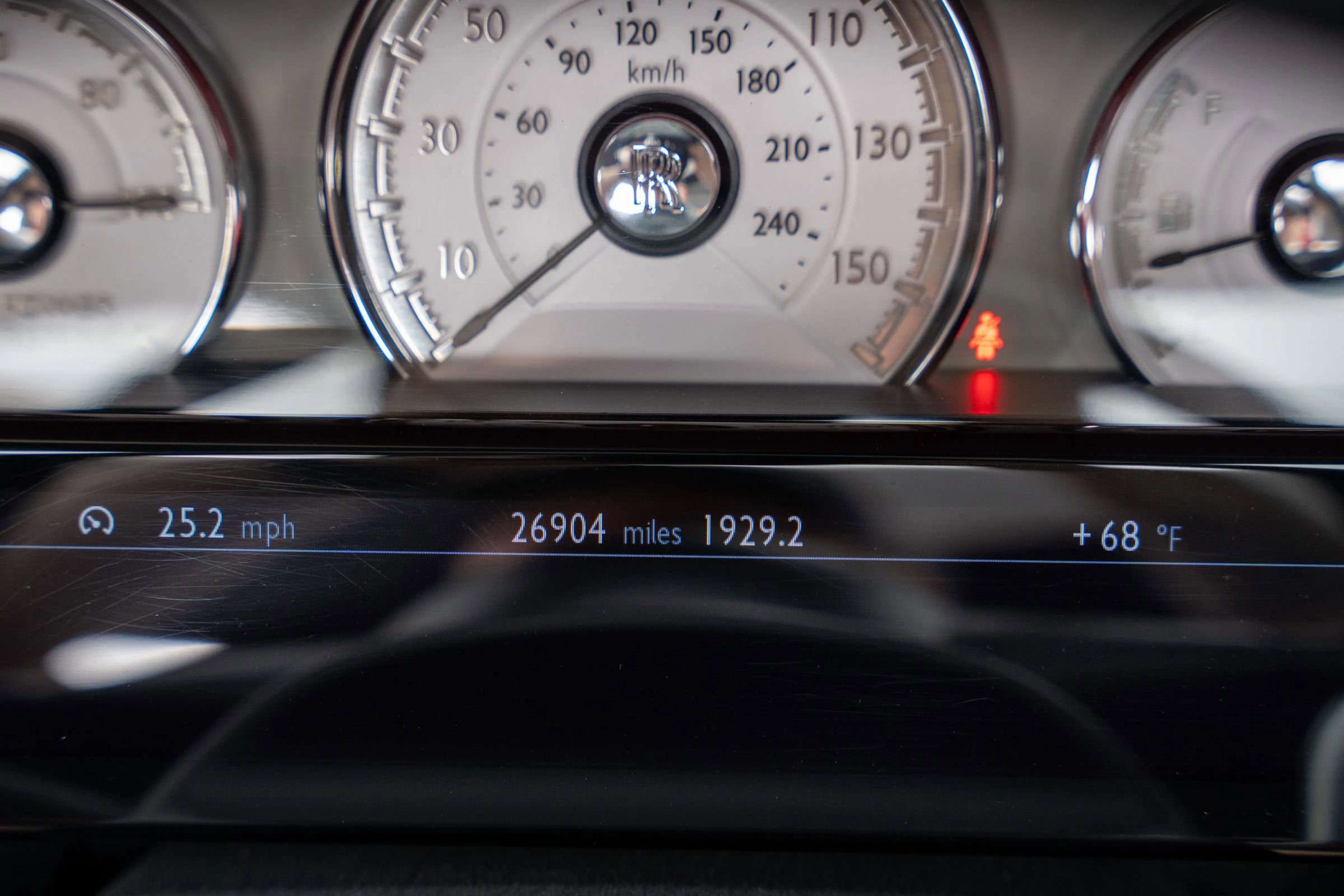 Used 2017 Rolls-Royce Dawn image 40