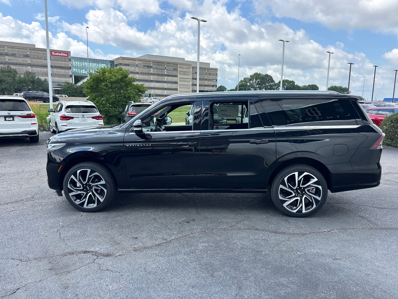 New 2027 Lincoln Navigator L Black Label AWD/4WD image 4