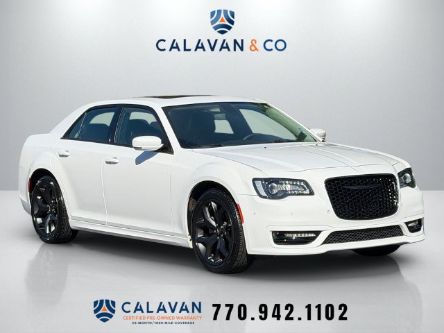 Used 2023 Chrysler 300 Touring L w/ Popular Equipment Group RWD image 1