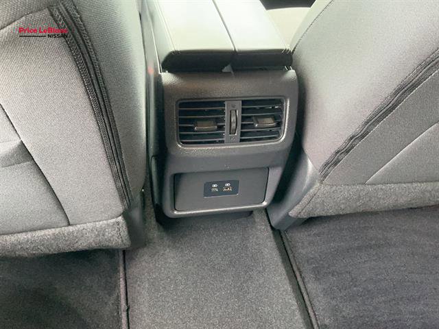 Used 2022 Nissan Rogue SV FWD image 35